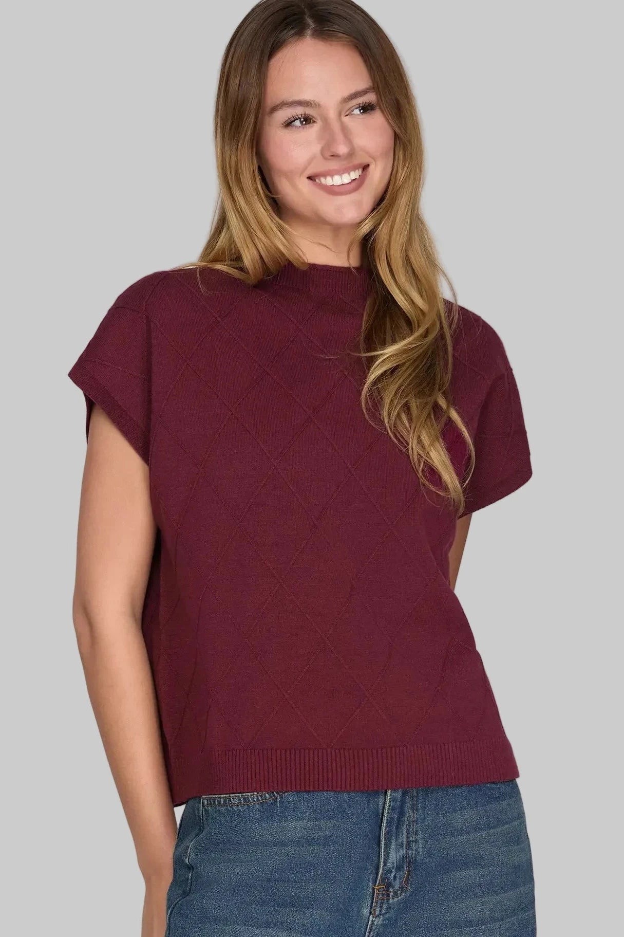 Mock neck, short-sleeve knit sweater in wine with diamond pattern