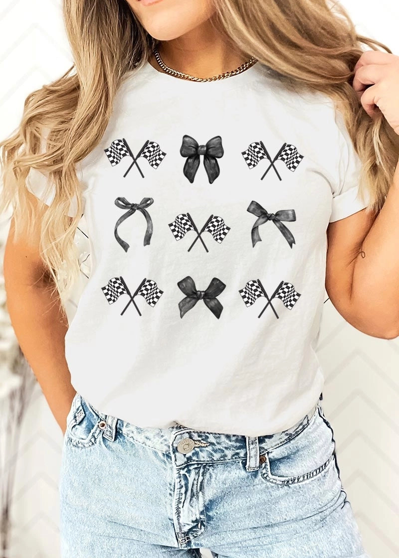 Race t-shirt with graphic bows and flags on White