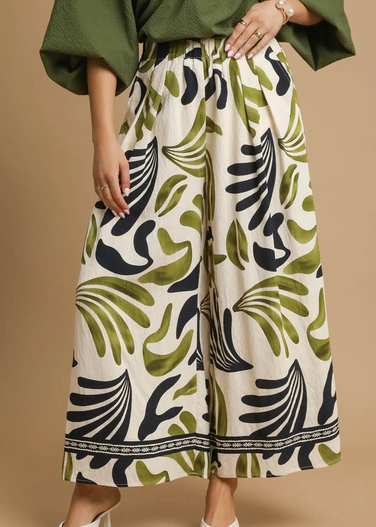 wide leg leafy print pants